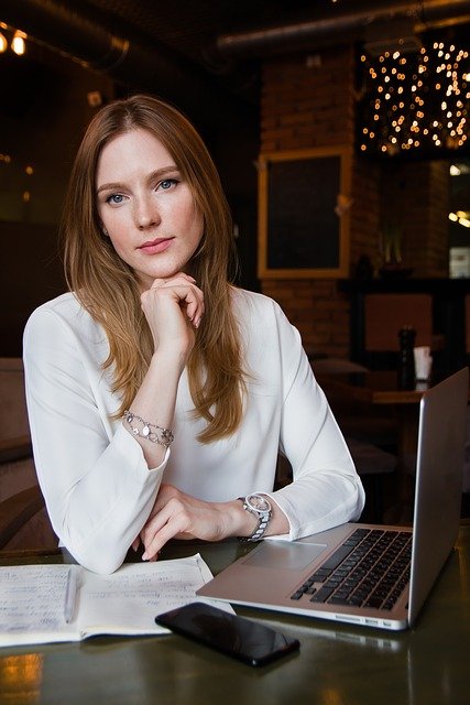 女上司(26)「あんた、結婚は？」俺(24)「してないですけど….」