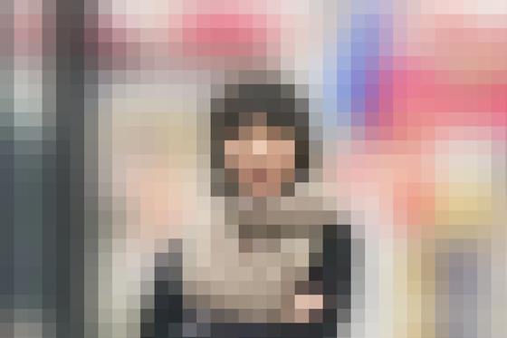 【画像】新しい学校のリーダーズの眼鏡美人、プライベートのスッピンを激写されてしまうwww