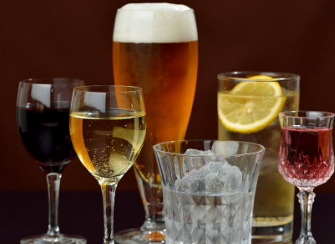 Z世代が酒を飲まないせいでアルコール業界が売り上げ激減の大打撃を受けていたwww