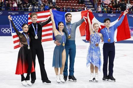 【悲報】オリンピック、フランス人女性審判がとんでもないライン越え