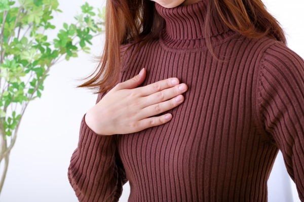 【画像】たわわ女さん「この度、Tiffanyの婚約指輪を貰いました。結婚しました。弱男息してる？？」⇒