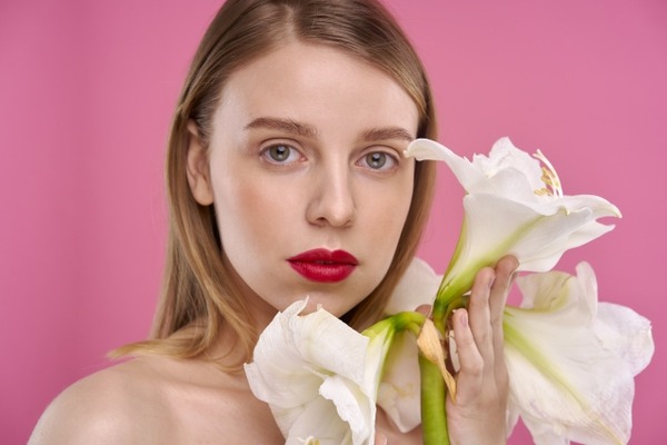 【画像あり】今年のM-1優勝候補「爆乳パンチ」、お胸がでかすぎて大人気♡♡♡