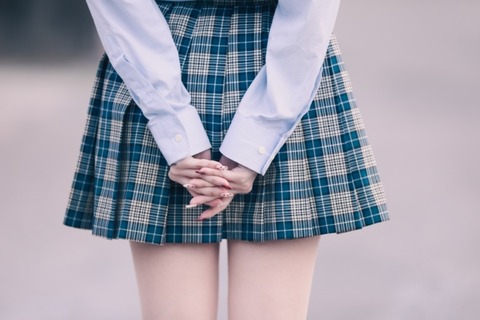 【画像】女子校生さんたち、スタバで男性客らを誘惑してしまう♡♡♡