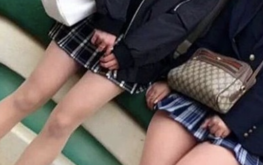 【朗報】女子高生さん、「太ももの太さ」で落ち込んでしまう