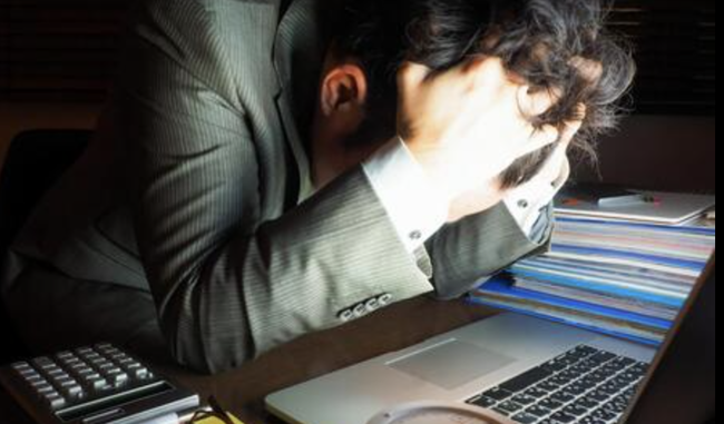 スタイリスト『40代がフード、ダウン、ジーンズを着るのはNGです』www