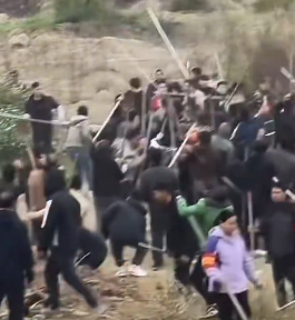 【中国】数百人が棒持って大乱闘　魚の養殖池を巡る農村トラブルで村同士が対立との噂