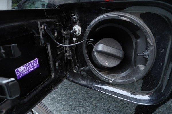 上司「あのさあ田沼？お前営業車のガソリン抜いてない？」俺「はぁ？どういうことすか？」上司「自分の車に入れ替えたりしてない？？」⇒結果！