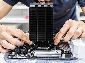 【悲報】自作PC、危険過ぎる。手を切る