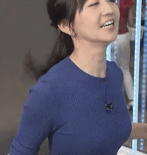 【gif画像】女子アナさんニットで縄跳びでお胸ばるんばるんwww