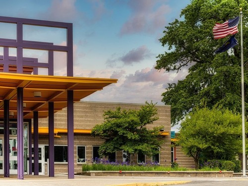 アメリカ人「なぜヨーロッパの学校には警備員がいないの？」→返ってきた回答に言葉を失う