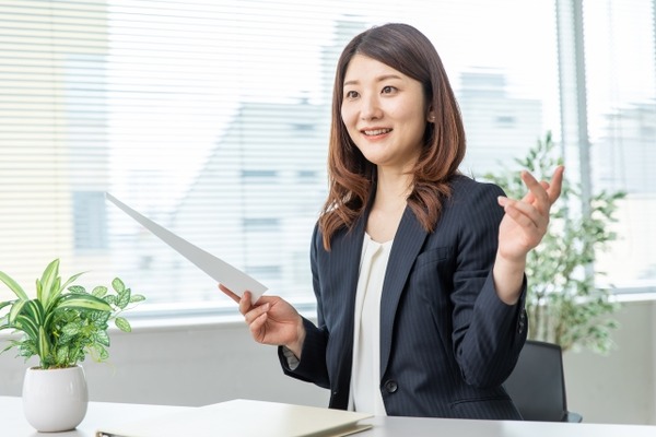 【画像あり】女上司のケツがデカすぎる･･････！