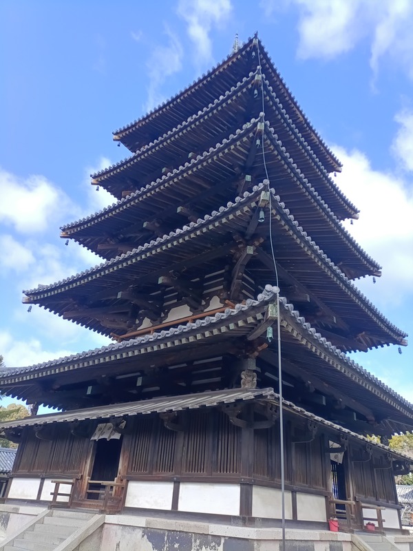 法隆寺を見に来る人減り続けてるんだな