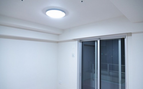 【画像】「世界の男どもよ、お前らが住みたいのはこういう部屋だろ？」ﾊﾟｼｬｯ