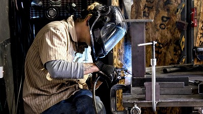 【悲報】「AI普及したらブルーワーカーになればいいじゃん」っていうけどさぁ・・・