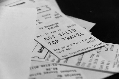 【画像】ロリアニメ映画、児童ポルノすぎて炎上したチケットがこちらｗｗｗ