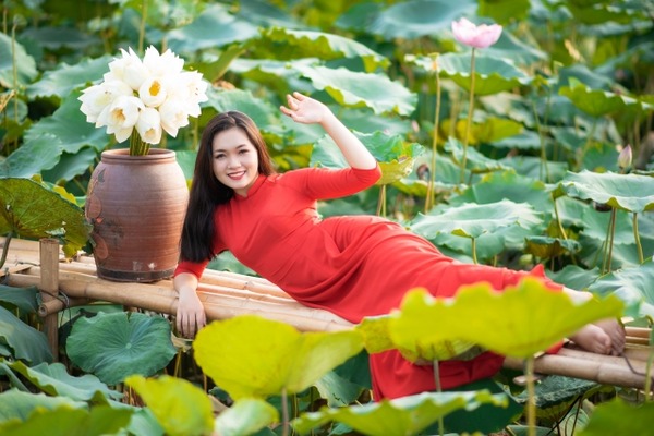 【朗報】お触りOKなベトナムの卒業式が羨まし過ぎるwww（※画像あり）