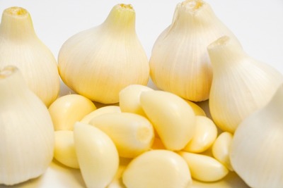 【警告】研究者『ニンニク生で食う人、体の中は”こんなこと”になってる』