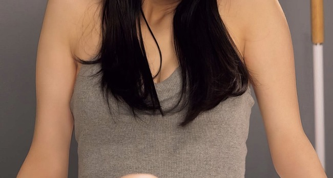 【画像】宇多田ヒカル(42)の太もも、想像以上にシコり甲斐がある