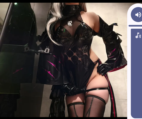 【画像】最新のお〇ぱいピアノさん、もはやアソコしか見せてないwww