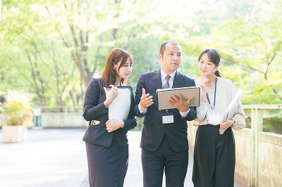 画像の女性たちの職業を当ててくれwww