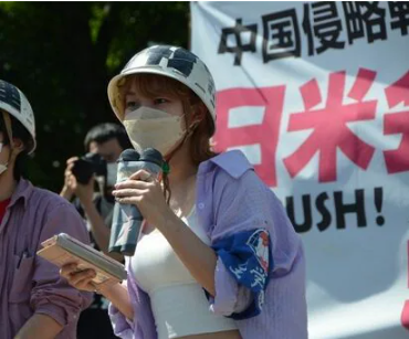 【画像】コレが学生運動時代の女性活動家、エッチすぎるだろwww