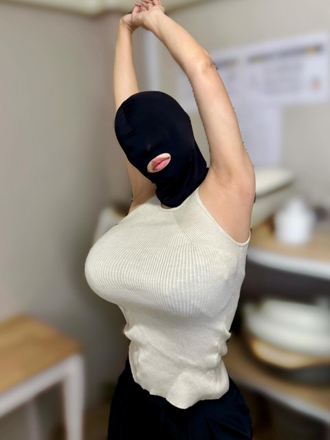 【画像】100日後に正体を明かすグラドルwww