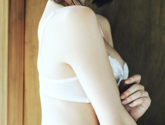 【画像】テコンドー女子さん、爆乳すぎwww