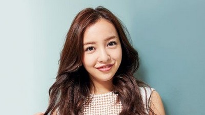 【悲報】板野友美（34）、家賃200万の豪邸を自慢するも「友達いなそう」と叩かれるwww