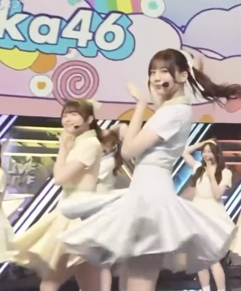 【動画】小坂菜緒の太もも、肉厚が凄すぎる