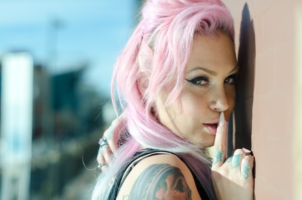 馬鹿「タトゥーいれるやつは馬鹿」ワイ「あのな、USAでは男は4割、女は6割で入れてんのわかる･････？」⇒