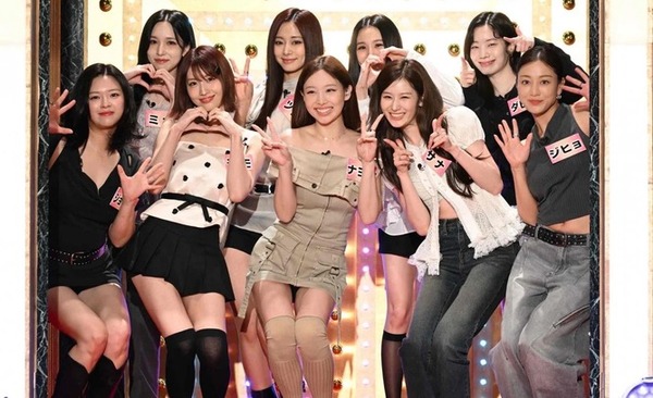 【動画あり】TWICEさん、街中でとんでもなくセクシーな服装になって炎上！！！