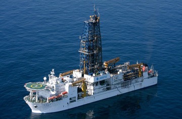 【社会】南鳥島海底のレアアース泥を船上へ引き揚げることに成功…高市首相「水深約6,000mの海底からの泥の引き上げは世界でも初めての試み」