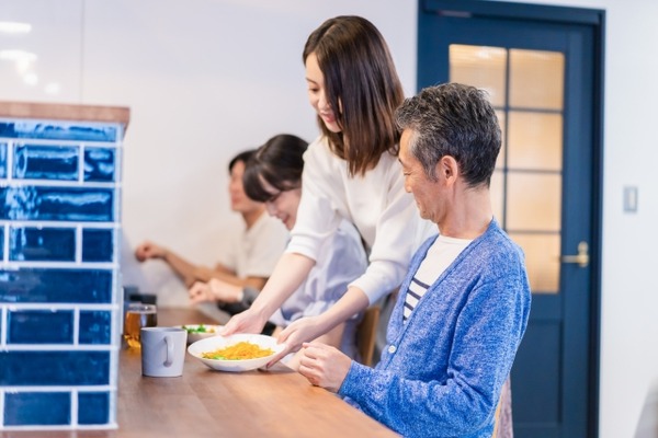 【衝撃】ベトナム人実習生の女の子、４年間技能実習生で働いた感想がヤバすぎてドン引きするレベル←！！（画像あり）