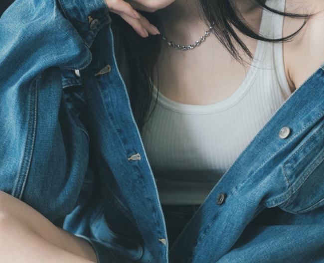 【画像】やっぱり女子の太ももは太ければ太いほどいい件