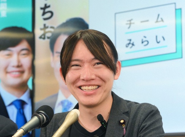 【悲報】チームみらい「選挙に勝ちたいならSNSで政策を語るな、黙ってろ」