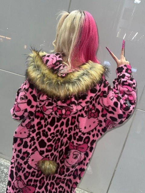 【画像】後ろ姿だけはかわいい女子小学生www