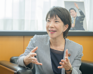 東浩紀「中道に政権取らせたら国が終わるから消去法で高市を選ぶしかない。これが日本の現実」