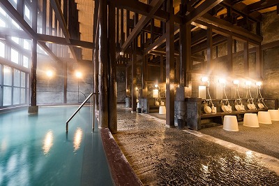 【画像】『寝転び湯』、マジでスケベすぎるwww