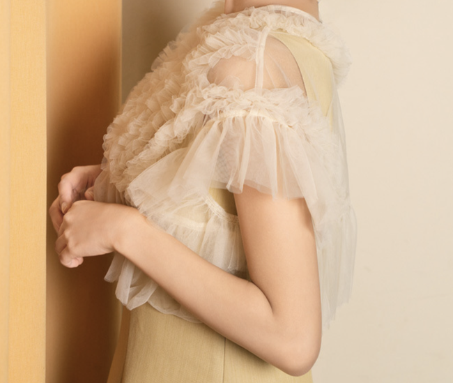 【画像】綾瀬はるかのビキニから溢れるGカップお乳、もう水着にならんの？