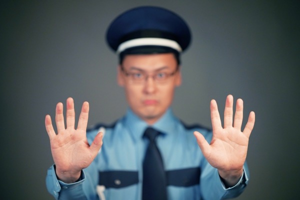 警備員俺「あっ、すみません社員証ない方の入館はご遠慮願います」部長「え？いや俺やん俺俺」⇒結果ｗ