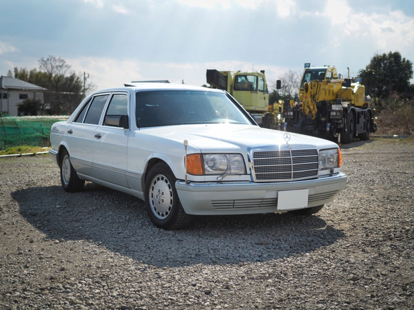 【画像】ベンツさん、駐車場に止めたのに何故か駐禁扱いされてしまう！！