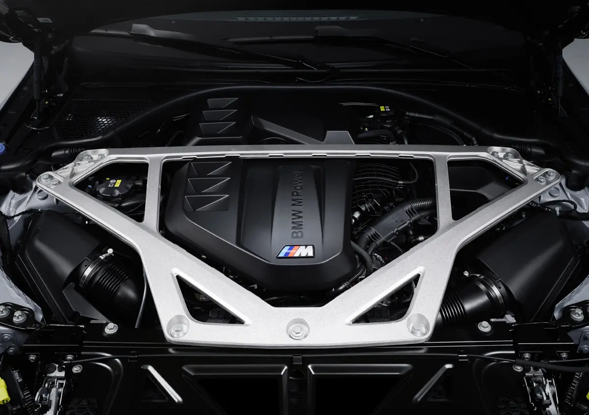 なぜ今、世界中の自動車メーカーが「直列6気筒エンジン」をこぞって復活させているのか？現代ならではの合理的な理由とは