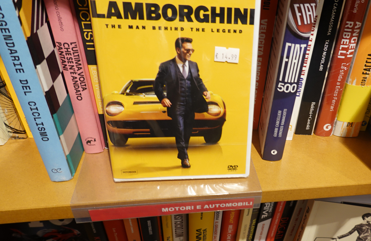フランク・シナトラははぜ他のミュージシャンとは異なり「フェラーリに乗らなかった」のか？独自の哲学、そして「絶品」のカーコレクションとは