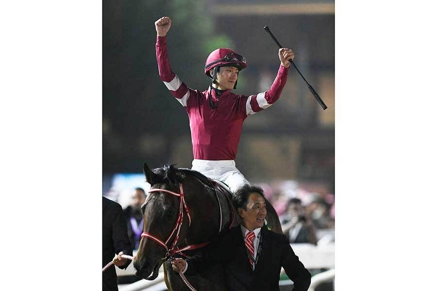 【号外】フォーエバーヤング、サウジカップ史上初の連覇の偉業達成！総賞金ついに45億円突破www