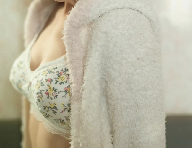 【朗報】乃木坂46のエース、えっちすぎるお■ぱい水着解禁www