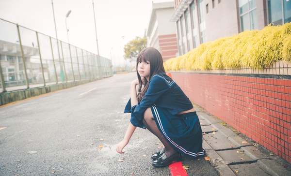 【画像】商業高校の男子、ハーレム状態で嫉妬不可避www