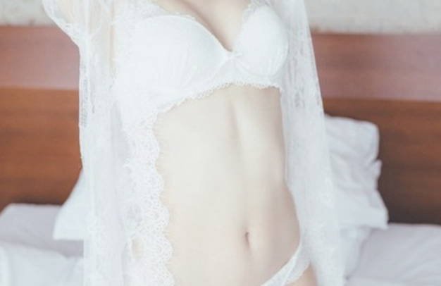 【画像】15kgのダイエットに成功したオカリナ、抱ける