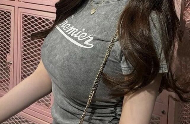 【画像】JKさん体育祭で完全に乳が見えてしまう