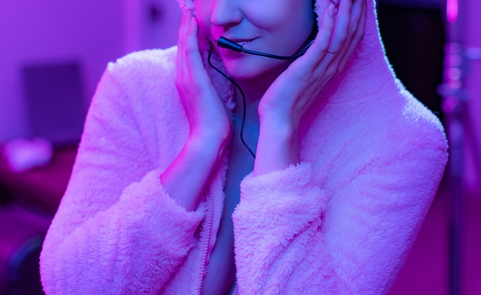 【画像】ロシアのヲタク女子さん、性的過ぎるｗｗｗ