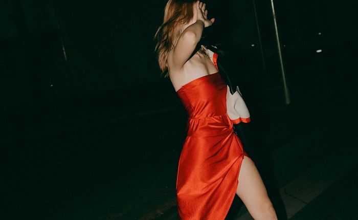 【動画】歩くだけでエロの権化みたいな女ｗｗｗ